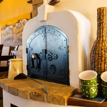 Oereghegyi Bika Panzio Bed & Breakfast